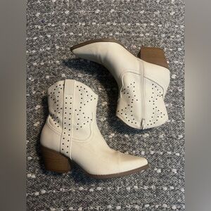 Women's Cream Western Ankle Boots